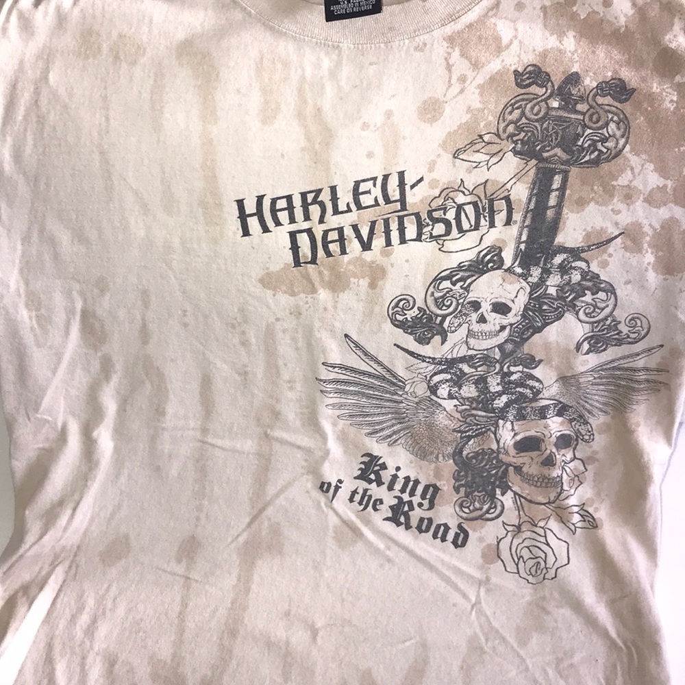 Harley Davidson short sleeve T-shirt.
